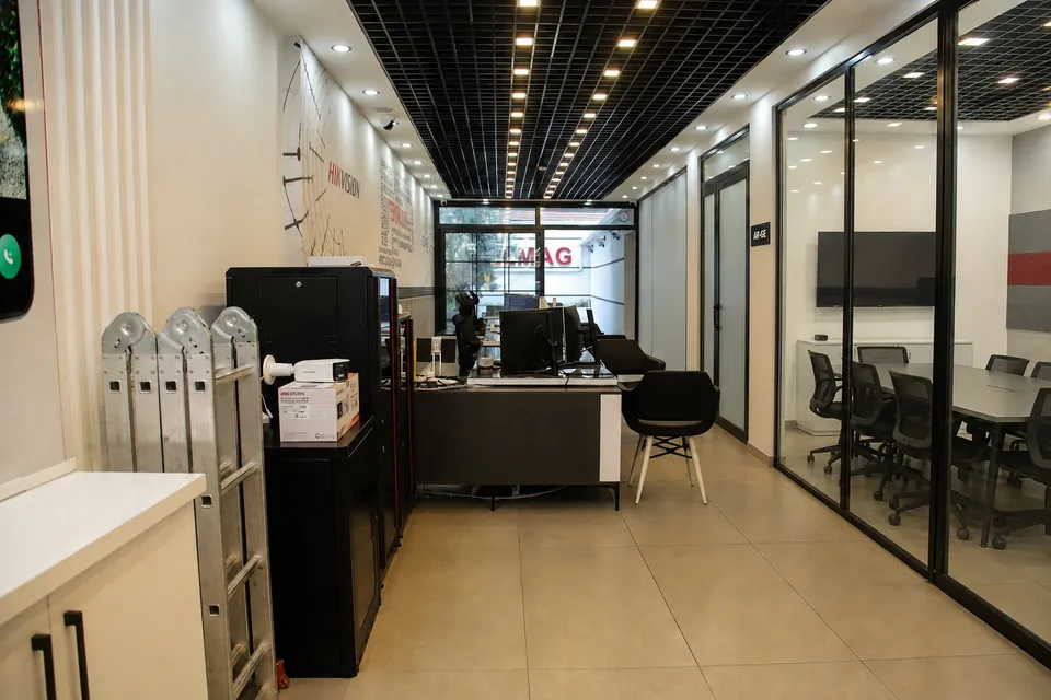 Telmag Bilişim Akhisar showroom'u ve toplantı alanı