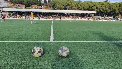 Demirci Kaymakam İbrahim Ethem Akıncı Stadı — sentetik çim saha ve kapalı tribün