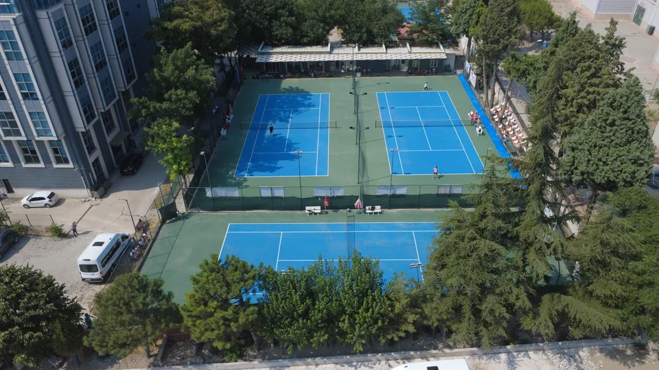 Demirci Tenis Kortları — havadan görünüm