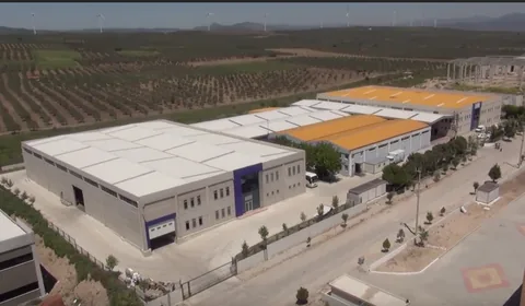 İlke Endüstriyel Akhisar OSB fabrikasının havadan görünümü — anahtar teslim zayıf akım projesi